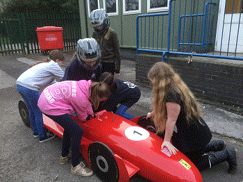 Practising pit changes with new members v2